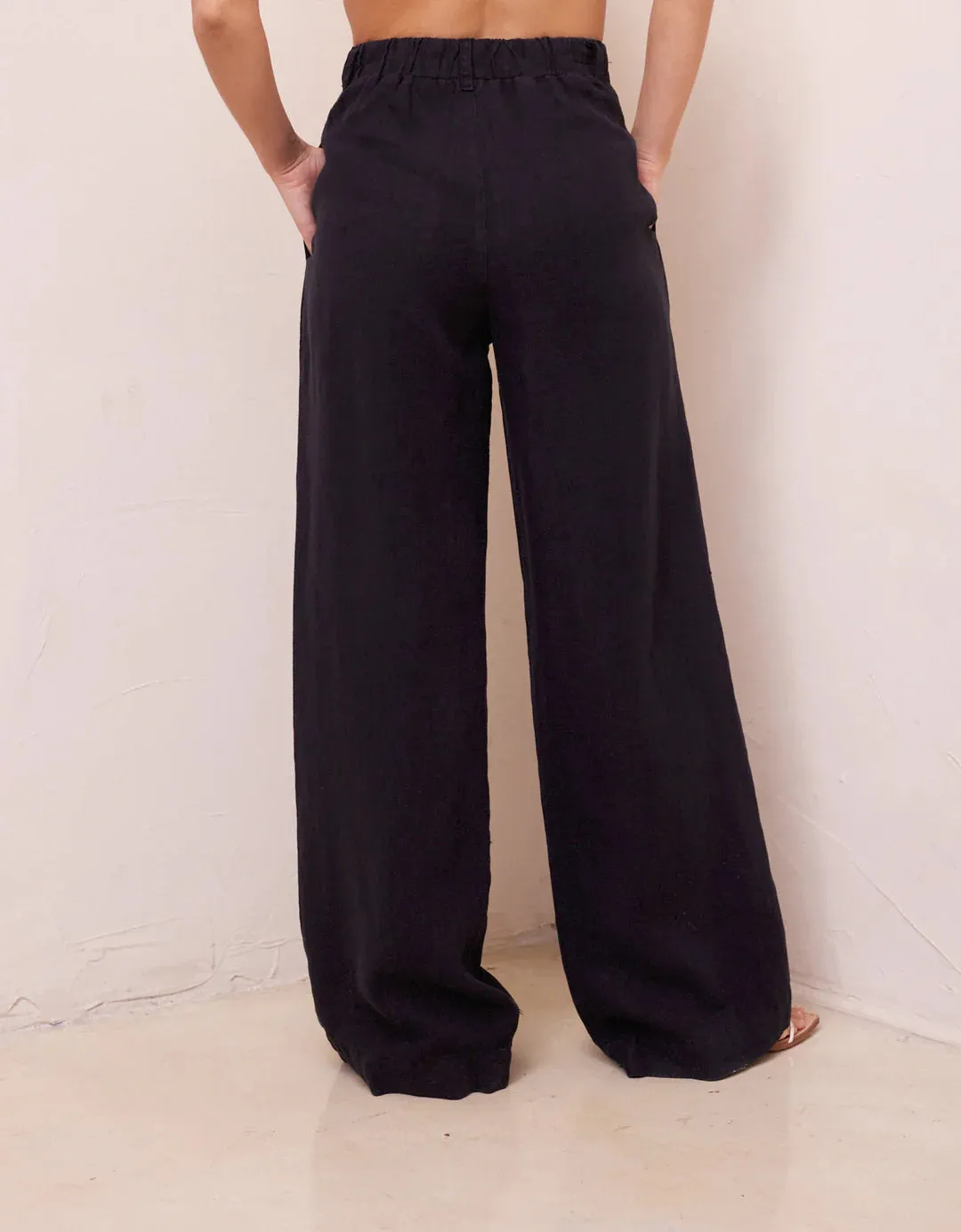 Beb3253 Bella Dahl Black Pleated Trouser