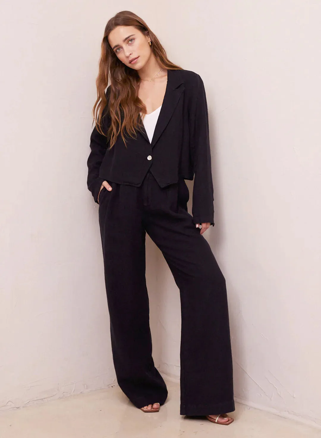 Beb3253 Bella Dahl Black Pleated Trouser