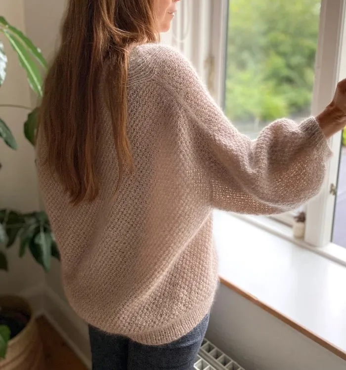 Fungus Sweater V-neck by Refined Knitwear, knitting pattern (UK, DE)