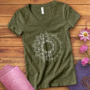 Henna Sun Burst V-Neck