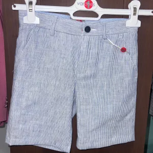 One Varones Boys Pale blue Stripe Shorts