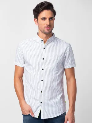 Spykar Men White Cotton Slim Fit Striped Shirt