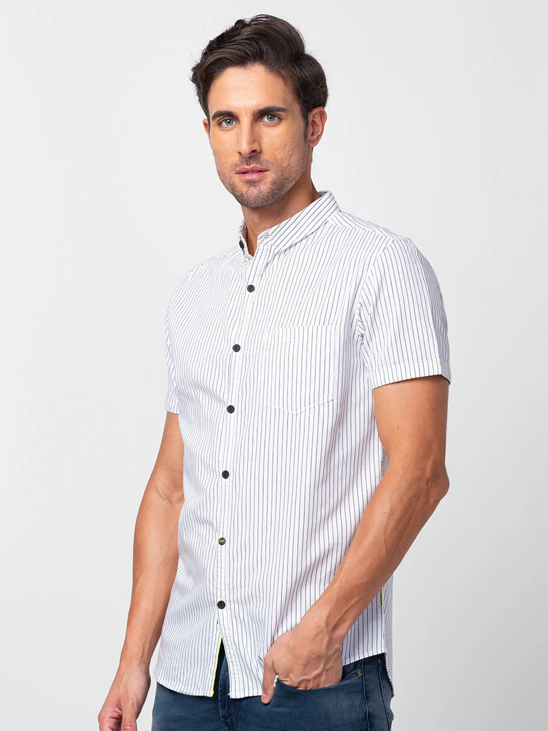 Spykar Men White Cotton Slim Fit Striped Shirt